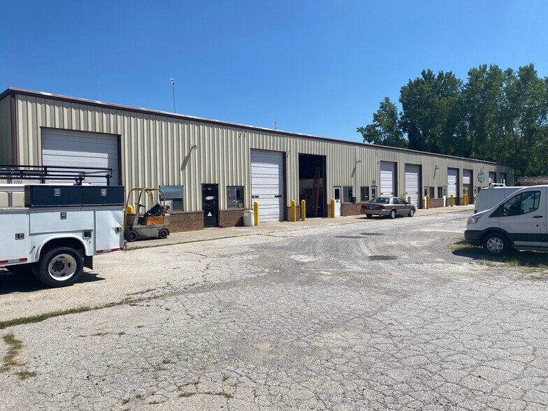 More Photos Of 10651 Kaw Dr, Edwardsville Warehouse For Lease