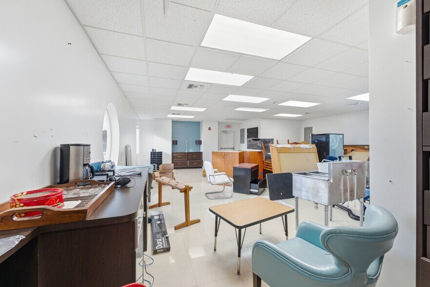 More Photos Of 6545 NW 169th St, Hialeah Medical For Sale