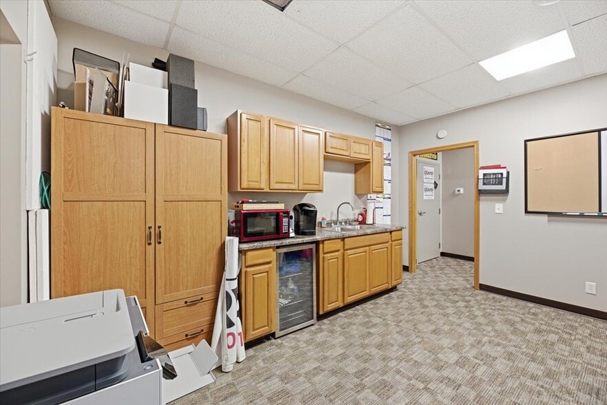 More Photos Of 600 S 4th St, Council Bluffs Office For Lease