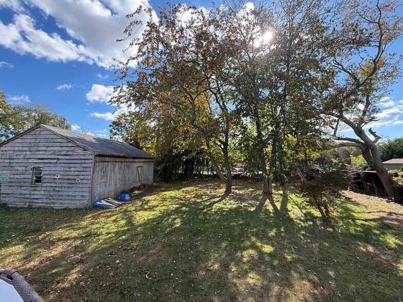Primary Photo Of 967 Sunrise Hwy, West Babylon Land For Sale