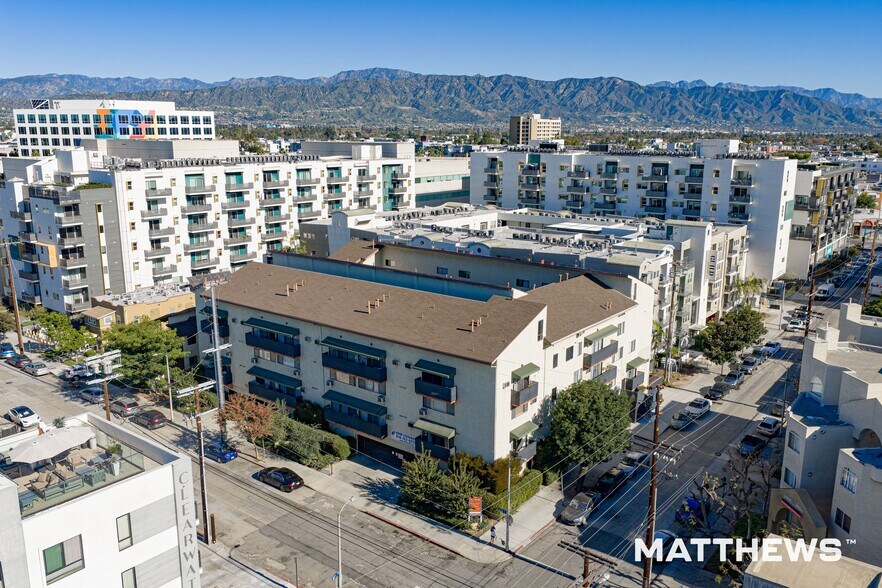 Primary Photo Of 11231 Otsego St, North Hollywood Apartments For Sale