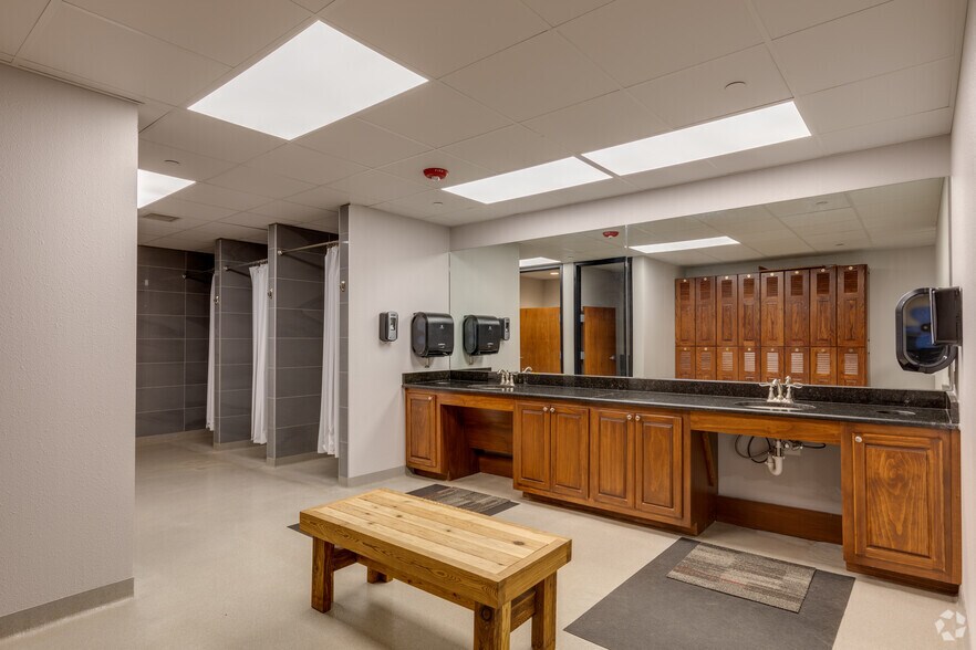 More Photos Of 701 Cedar Lake Blvd, Oklahoma City Office For Lease