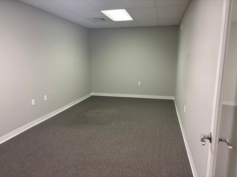 More Photos Of 502 Capital Cir SE, Tallahassee Office For Lease