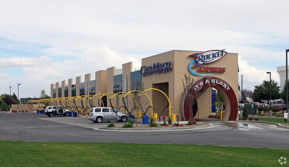 More Photos Of 1122 Blue Lakes Blvd N, Twin Falls Carwash For Sale