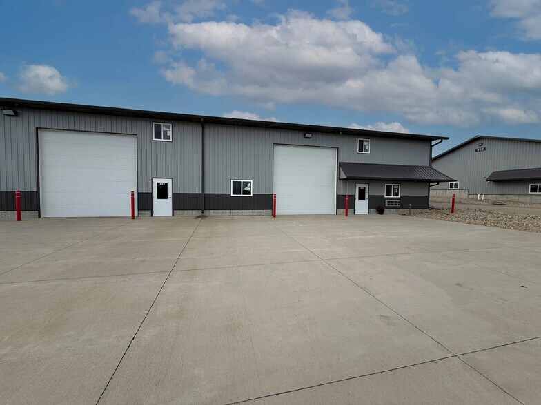More Photos Of 3230 Center Point Rd, Robins Flex For Lease