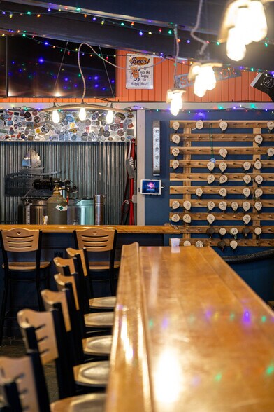 More Photos Of 120 S Park St, Traverse City Restaurant For Sale