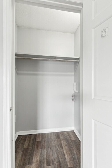 More Photos Of 300 W Midvale Ave, Chattanooga Apartments For Sale