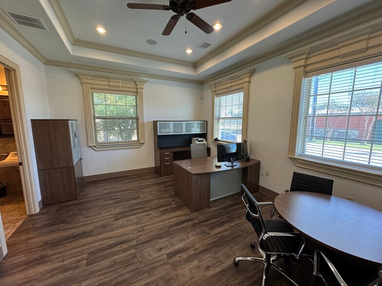More Photos Of 2271 E Continental Blvd, Southlake Medical For Lease
