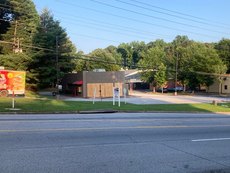 More Photos Of 452 S Deshon Rd, Lithonia Restaurant For Sale