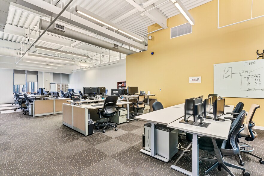 More Photos Of 100 Lexington St, Fort Worth Office For Lease