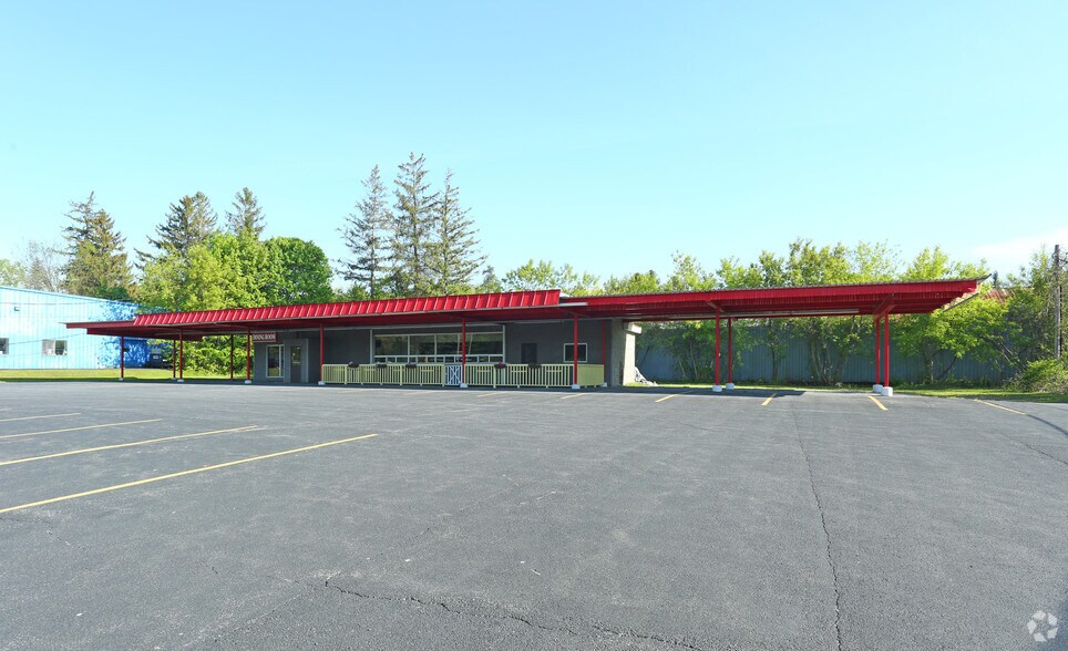 Primary Photo Of 384 Quaker Rd, Queensbury Restaurant For Sale