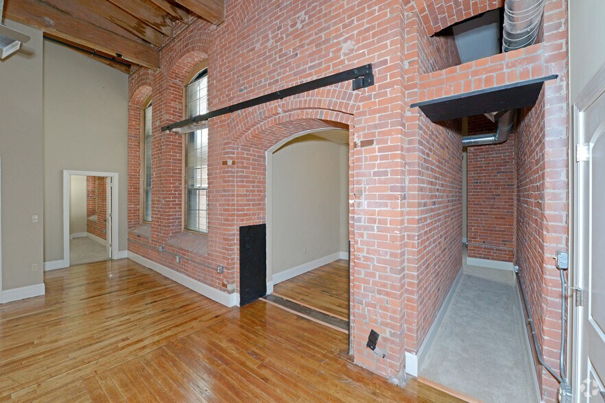 More Photos Of 12 Eagle St, Providence Apartments For Lease