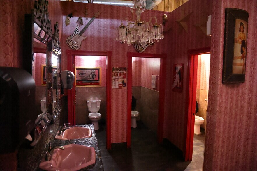 More Photos Of 3330 N Academy Blvd, Colorado Springs Bar For Sale