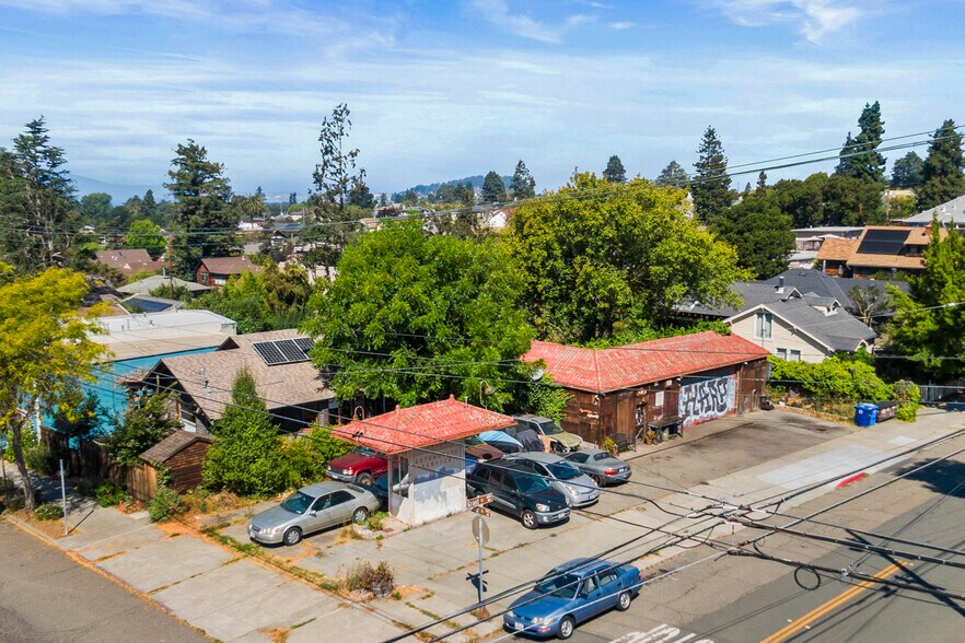 Primary Photo Of 1745 Cedar St, Berkeley Auto Repair For Sale