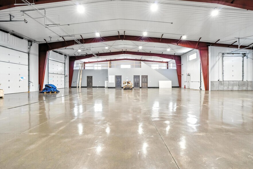 More Photos Of 4252 16th Ave N, Grand Forks Service For Sale