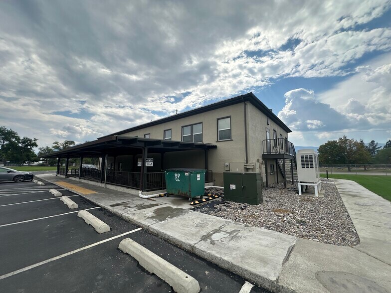 More Photos Of 200 W Railroad Ave, Plains Medical For Sale