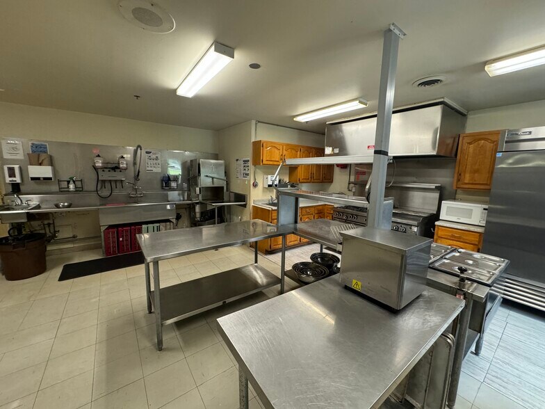 More Photos Of 725 Gibralter St, Norfolk Flex For Sale