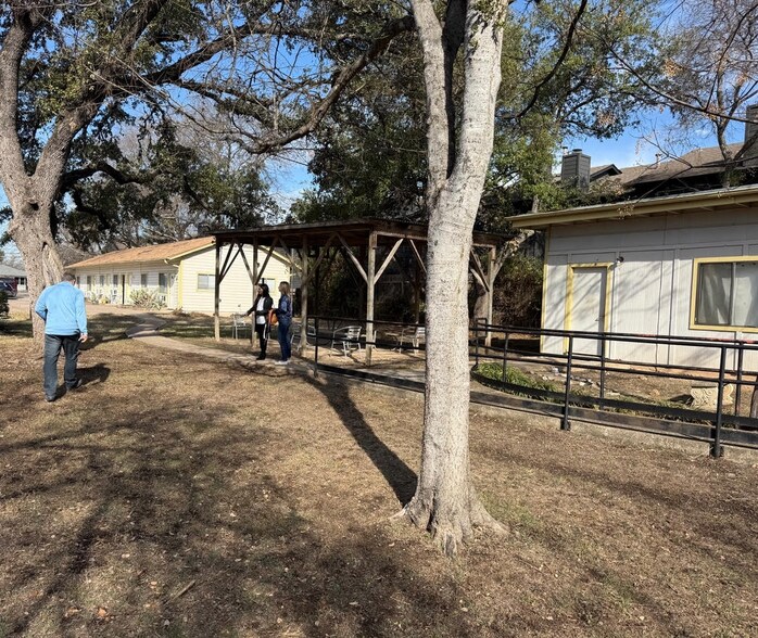 More Photos Of 4019 Menchaca Rd, Austin Multifamily For Sale