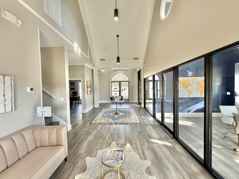 More Photos Of 204 Griffin Park Dr, Birmingham Office For Sale