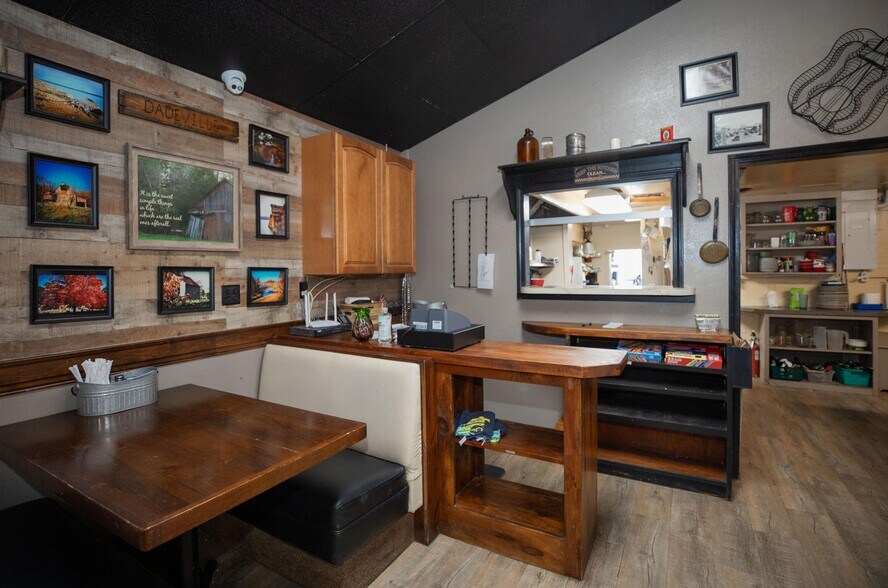 More Photos Of 105 Margaret Speight, Dadeville Restaurant For Sale