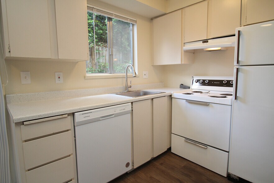 More Photos Of 1822 SE Ash St, Portland Multifamily For Sale