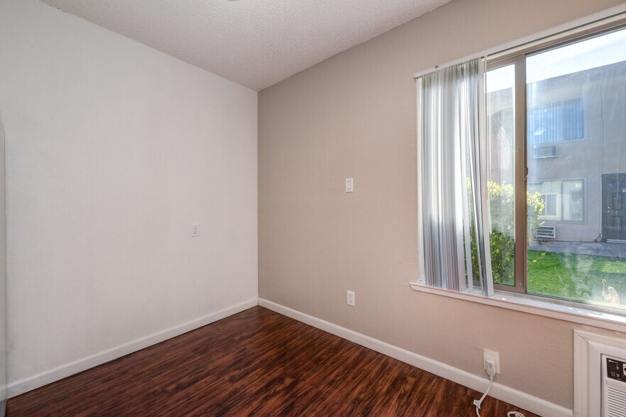 More Photos Of 10501 Croetto Way, Rancho Cordova Apartments For Sale