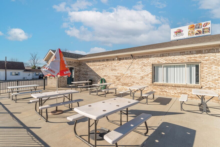 More Photos Of 789 E Morgan St, Martinsville Restaurant For Sale