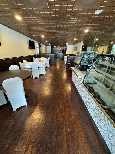 More Photos Of 1574-1584 SE 3rd Ct, Deerfield Beach Storefront Retail Office For Lease