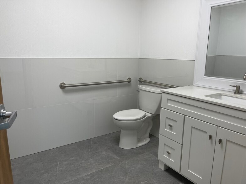 More Photos Of 20712 Civic Center Dr, Lake Forest Warehouse For Lease