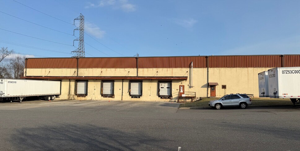 More Photos Of 200 Circle Dr N, Piscataway Manufacturing For Lease