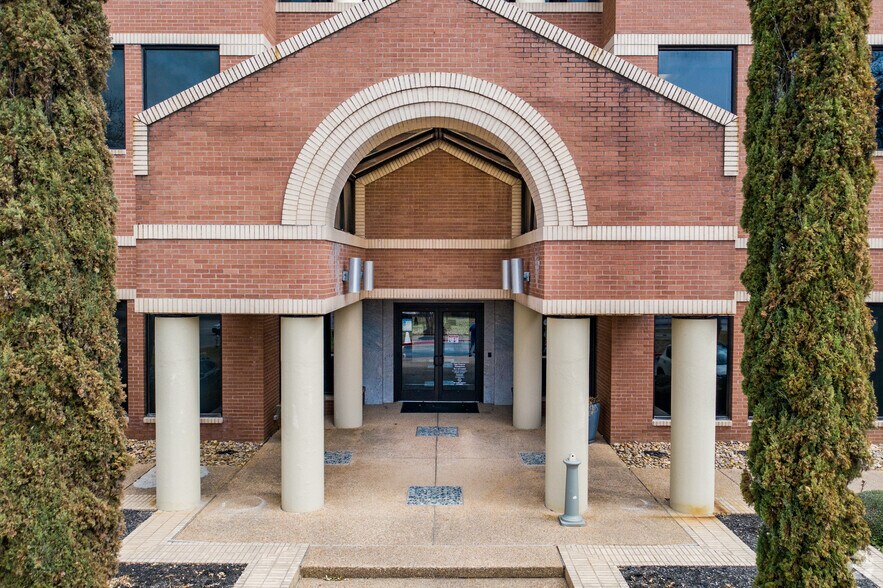 More Photos Of 13915 N Mo Pac Expy, Austin Office For Lease