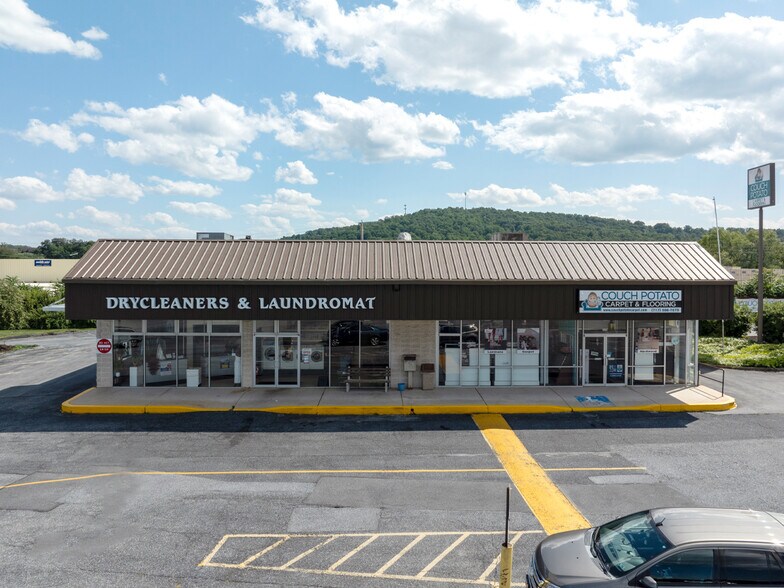 More Photos Of 40 Newberry Commons, Etters Unknown For Lease