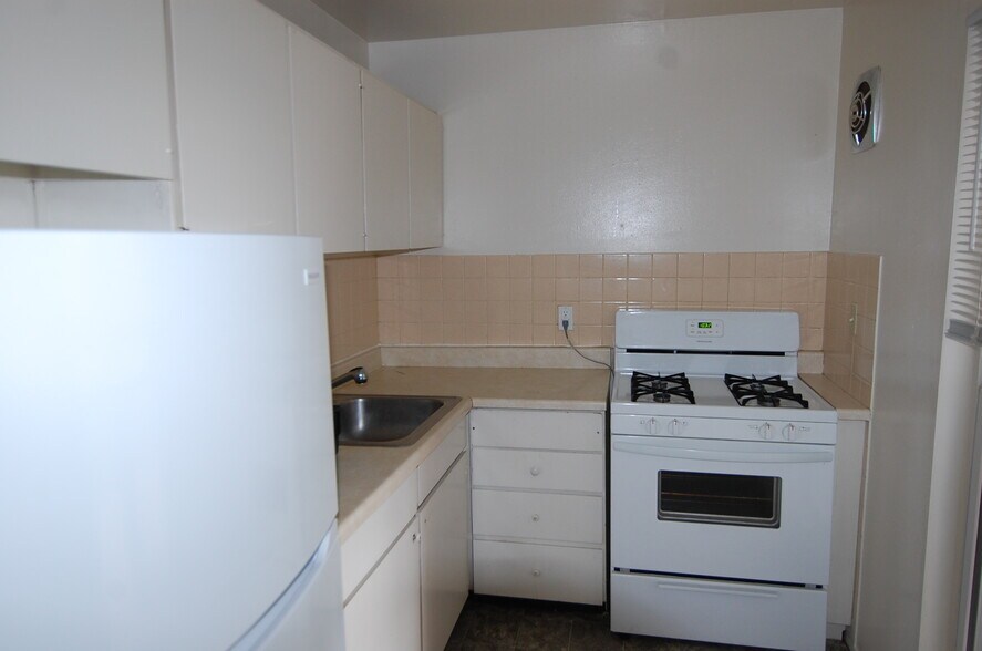 More Photos Of 1100 Arthur St, Iowa City Apartments For Sale