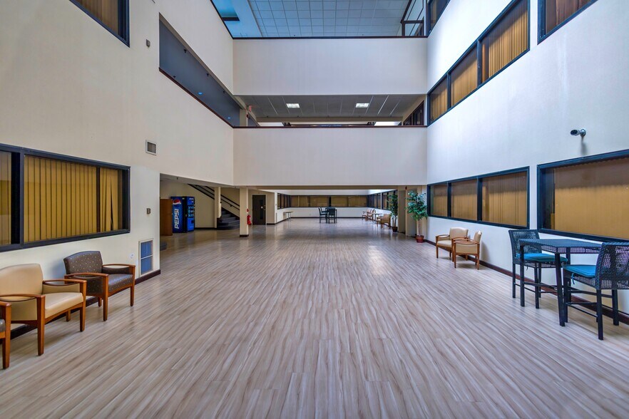 More Photos Of 161 S Lincolnway, North Aurora Medical For Lease