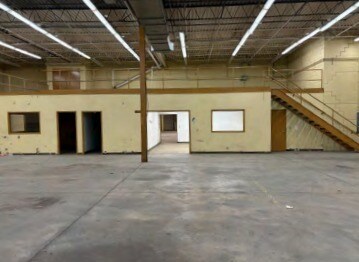More Photos Of 375 Renner Dr, Elgin Warehouse For Sale