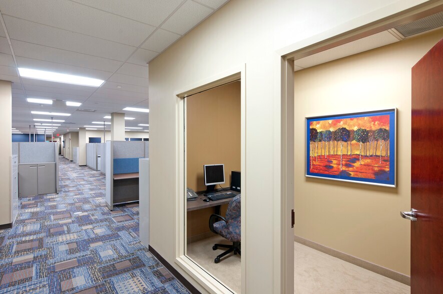 More Photos Of 94 New Karner Rd, Albany Office For Lease