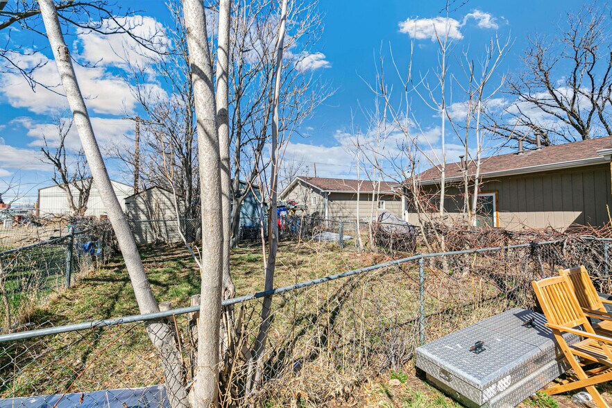 More Photos Of 5997 Magnolia St, Commerce City Apartments For Sale