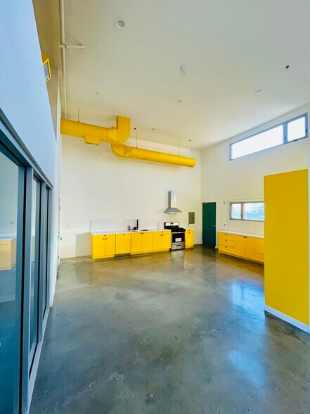 More Photos Of 1347 19th St, Santa Monica Loft Creative Space For Lease