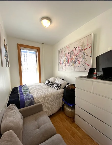 More Photos Of 300 N 8th St, Brooklyn Apartments For Sale