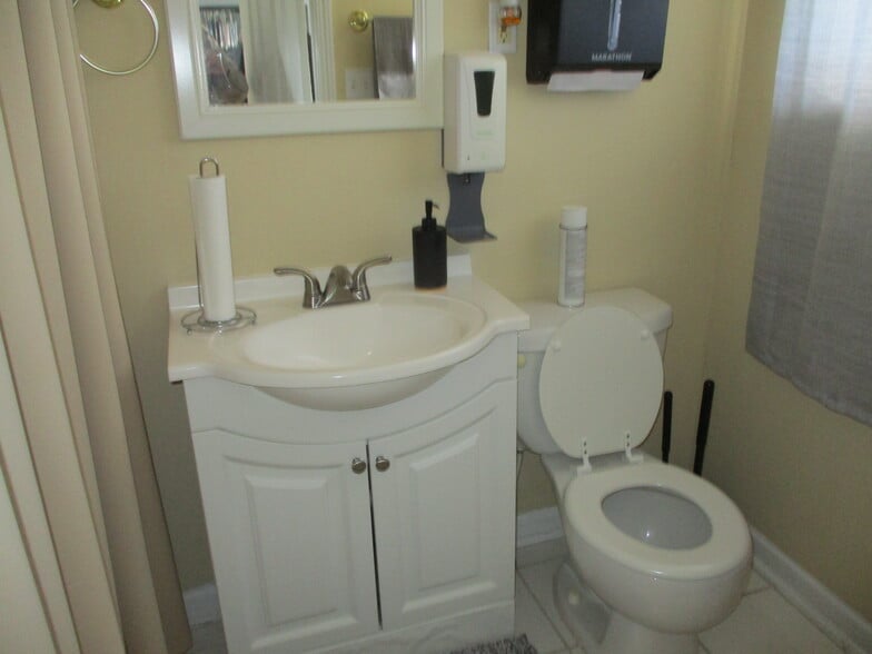 More Photos Of 1344 N 9th St, Griffin Religious Facility For Sale