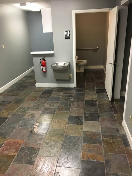 More Photos Of 3512 Godwin Ct, Mobile Medical For Sale