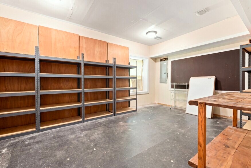 More Photos Of 532 N Kristi Rd, Martinsville Lodge Meeting Hall For Lease