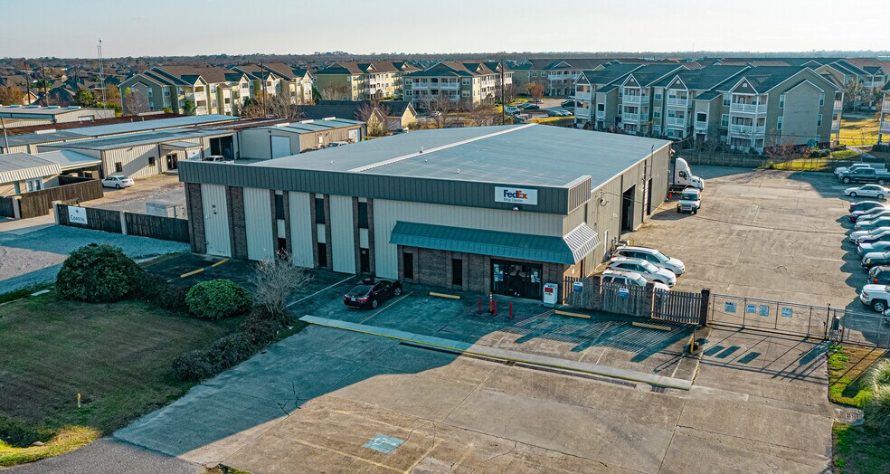 More Photos Of 5064 La-311, Houma Warehouse For Lease