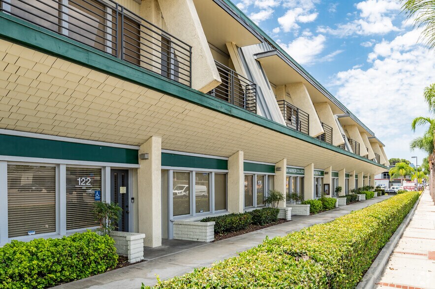 More Photos Of 2050 W Chapman Ave, Orange Medical For Lease