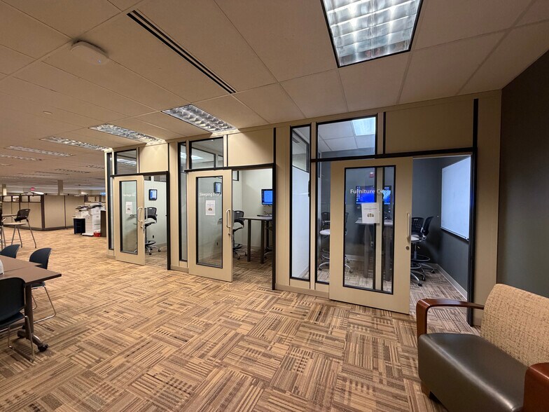More Photos Of 985 Gezon Pky SW, Grand Rapids Medical For Lease