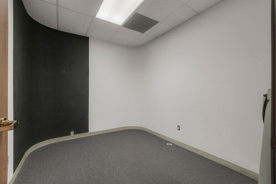 More Photos Of 400 E Park Ave, Chico Office For Sale