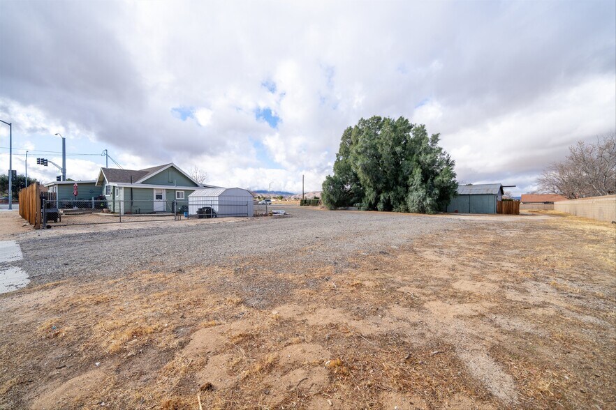 More Photos Of 2507 W Avenue L, Lancaster Apartments For Sale