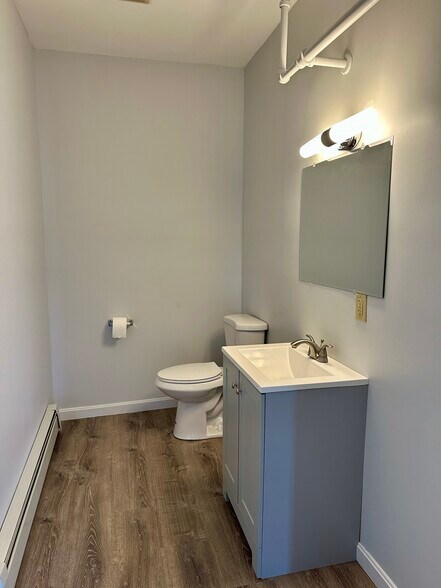 More Photos Of 178 New Bridge St, West Springfield Warehouse For Lease