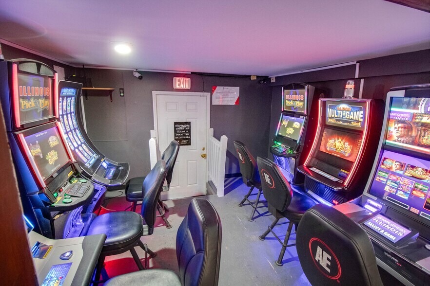 More Photos Of 20861 IL-100, Fieldon Specialty For Sale