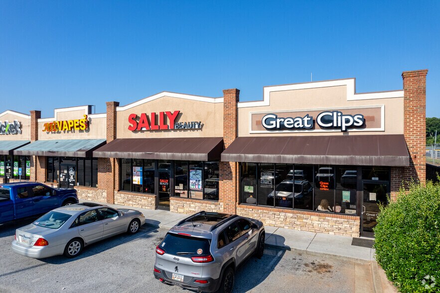 More Photos Of 3870-3998 Bremen Crossing, Bremen General Retail For Lease